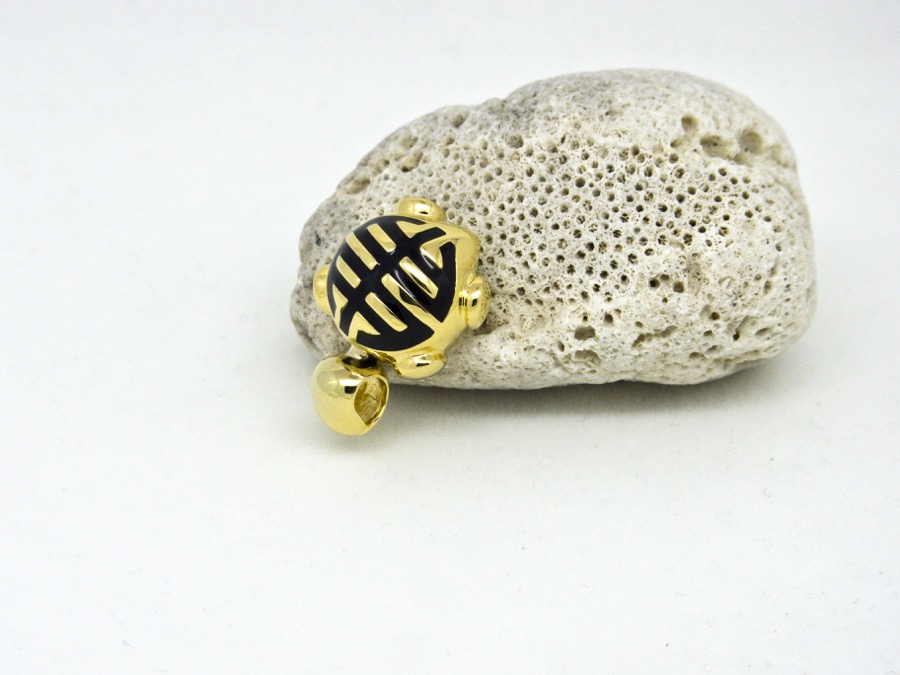 Comma Turtle stone 2