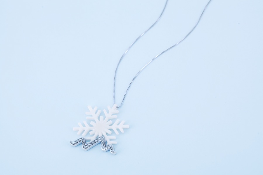 snow-mountain-pendant-nylon-1