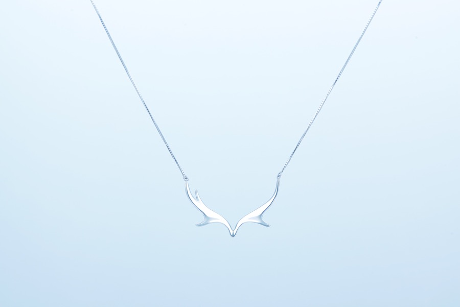 Deer Luna elk necklace 2